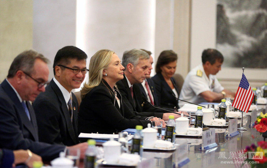 U.S. Secretary of State Hillary Clinton arrived in Beijing Tuesday evening for a two-day visit to China at the invitation of Chinese Foreign Minister Yang Jiechi.