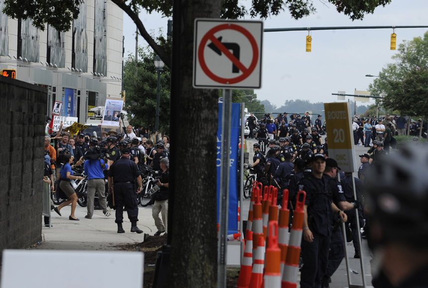 The U.S. Democratic National Convention kicks off amid tight security on Tuesday in Charlotte, North Carolina, as supporters and protestors of President Barrack Obama also prepare themselves for the event. [Xinhua photo]