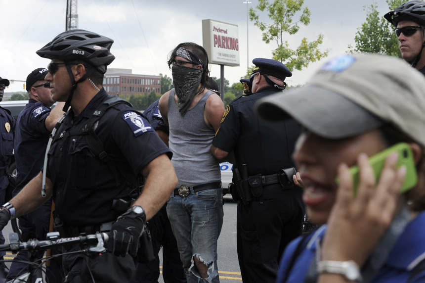 The U.S. Democratic National Convention kicks off amid tight security on Tuesday in Charlotte, North Carolina, as supporters and protestors of President Barrack Obama also prepare themselves for the event. [Xinhua photo]