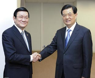 Chinese, Vietnamese presidents meet on ties
