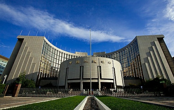 China's central bank on Thursday used money market methods it hasn't used in a decade to discharge liquidity, postponing the prospect of a further cut in the reserve requirement ratio.[File photo]