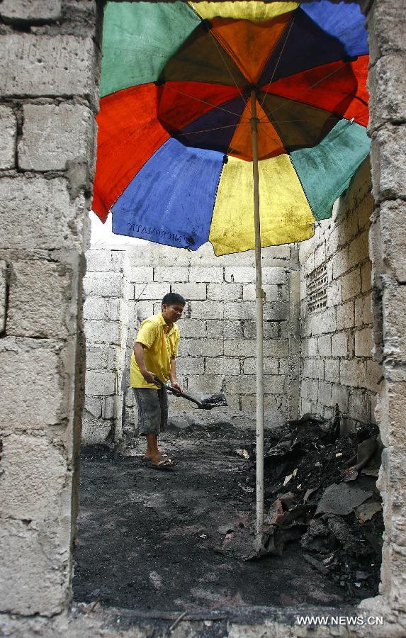 Fire Razes Shanties In Philippine Slum Area China Org Cn