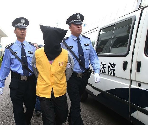 Six people suspected of taking part in an attack last year on the Mekong River that left 13 Chinese sailors dead went on trial on Thursday in a court in southwest China's Yunnan Province.[Photo/Xinhua]