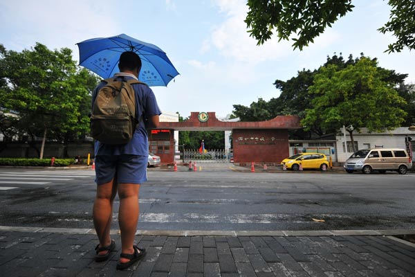 Mao Mao, 15, who is autistic, could not enroll for classes in Baocheng Primary School in Shenzhen, South China's Guangdong province. [Photo/China Daily]