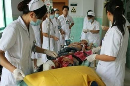 Three children were killed, and another 13 injured yesterday by a man wielding an ax in Pingnan County in south China's Guangxi Zhuang Autonomous Region.