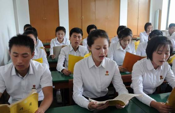 Students practices in Pyongyan's Kum Song School on Sept. 19, 2012. [Du Baiyu/Xinhua]