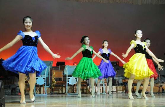 Students practices in Pyongyan's Kum Song School on Sept. 19, 2012. [Du Baiyu/Xinhua]