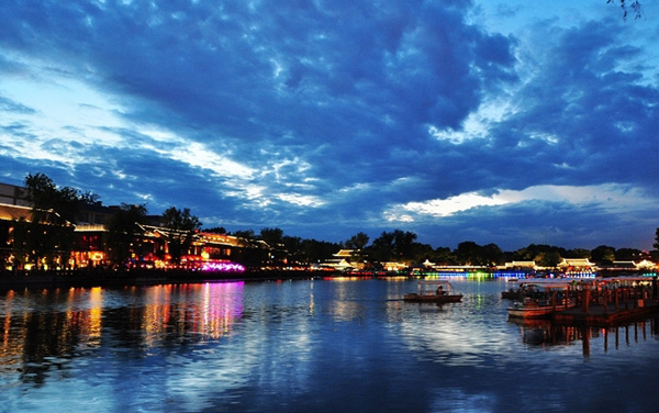 Shichahai,one of the 'Top 10 destinations for mid-autumn day in Beijing'by China.org.cn.