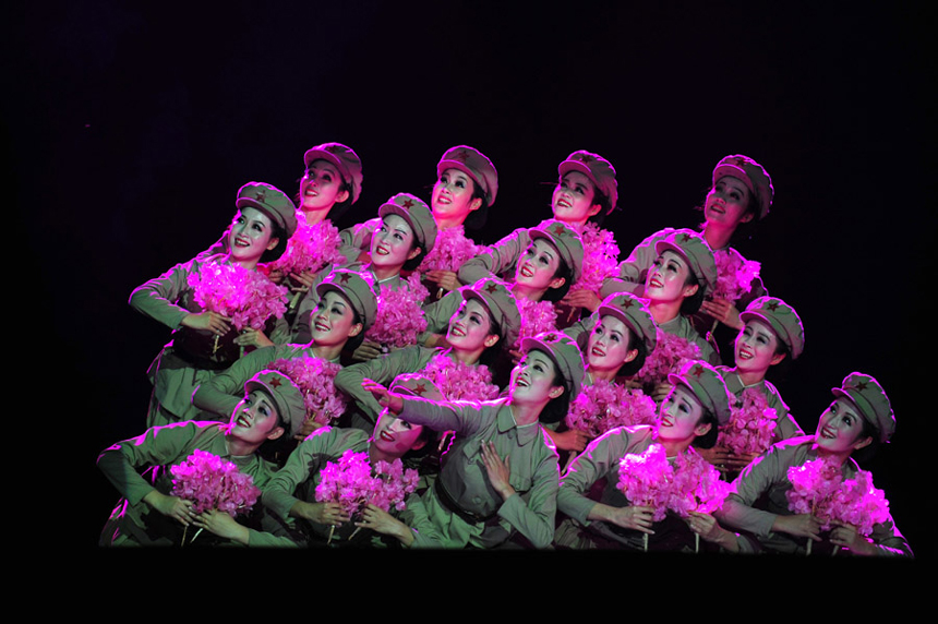 Dancers from the Democratic People&apos;s Republic of Korea (DPRK) give performance at the opening ceremony of the 2012 China-DPRK Economic, Trade, Cultural and Tourism Expo in Dandong, northeast China&apos;s Liaoning Province, Oct. 12, 2012. The five-day event which kicked off here on Friday has attracted over 400 exhibitors. A DPRK delegation of about 500 members will attend the expo.