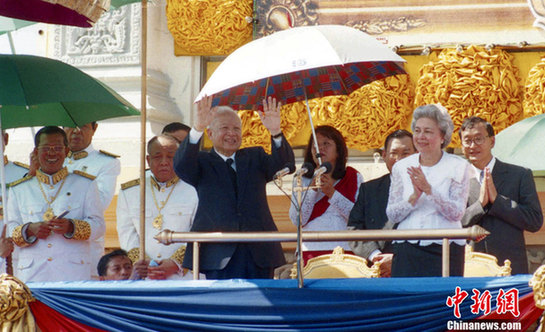 Cambodian retired King Norodom Sihanouk dies of natural cause at the age of 90 in China's capital city of Beijing, Oct. 15, 2012. Above is a file photo of the king. 