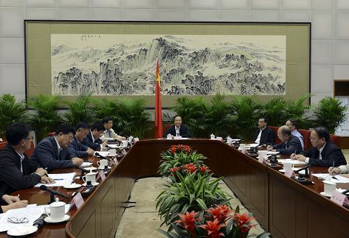 Chinese Premier Wen Jiabao says the country's economic growth has started to stabilize and witness positive changes with the economy running well in the third quarter.