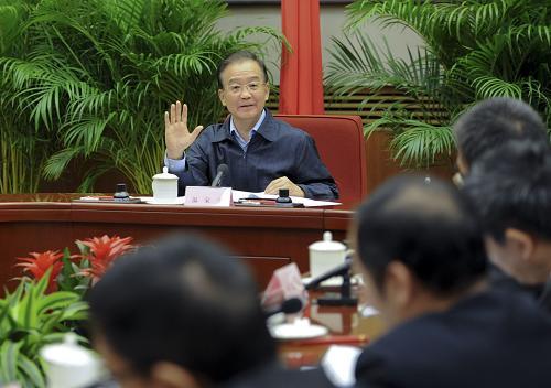Chinese Premier Wen Jiabao says the country's economic growth has started to stabilize and witness positive changes with the economy running well in the third quarter. 