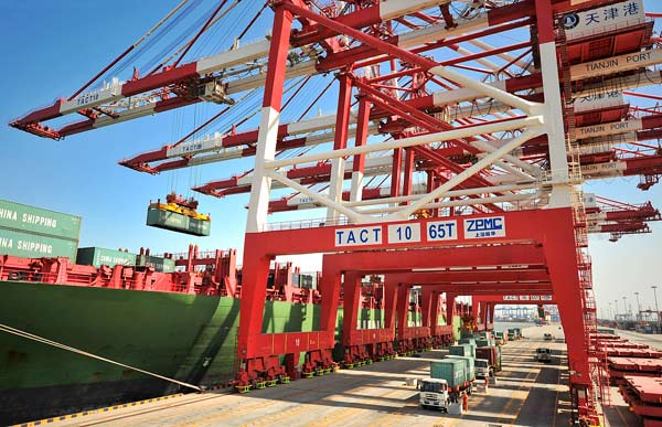 The container pier of the Tianjin Port in this photo taken in 2008. [File Photo/Xinhua]