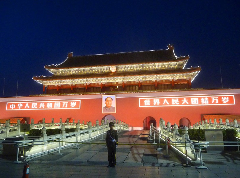 Armed police patrol Tian&apos;anmen Square on Nov. 1, as security tightens in anticipation of the 18th CPC National Congress. [Photo from www.gmw.cn] 