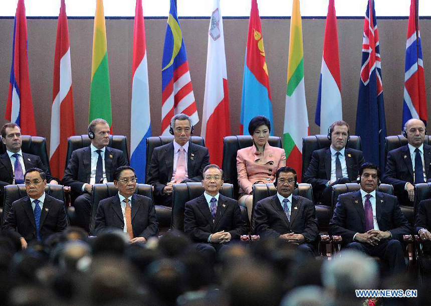 11月5日，中国国务院总理温家宝在老挝首都万象出席第九届亚欧首脑会议开幕式。[新华社]