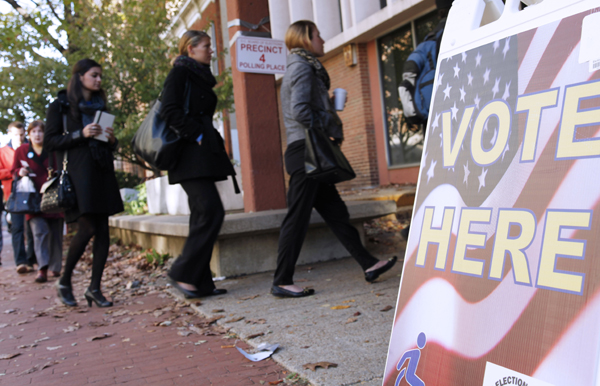 Voters in Washington, capital of the the United States, are marching towards poll stations on Tuesday to choose their next president between incumbent Barack Obama and Republican challenger Mitt Romney. [Xinhua photo]