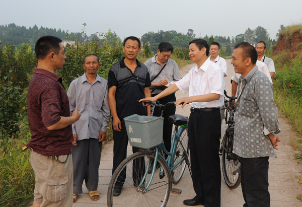 Wen Jianming, CPC delegate and secretary of the Party Committee in Chengnan Township, Sichuan Province. [Photo/Xinhua] 