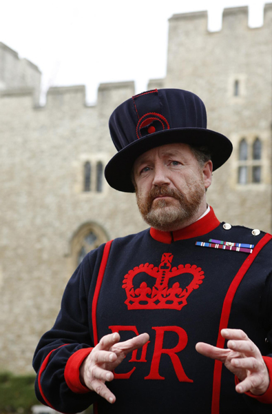 toweroflondonintruderwalksoffwithkeys