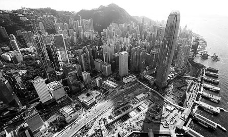 Skyscrapers tower over Hong Kong's Central district, where commercial rental prices are some of the highest in the world. [China Daily]