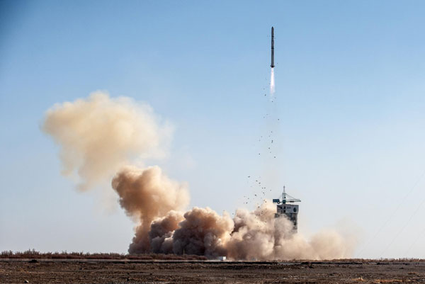 China launched the Yaogan XVI remote-sensing satellite into space from the Jiuquan Satellite Launch Center on Sunday. [Photo/Xinhua]