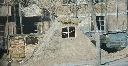 An earthquake shelter