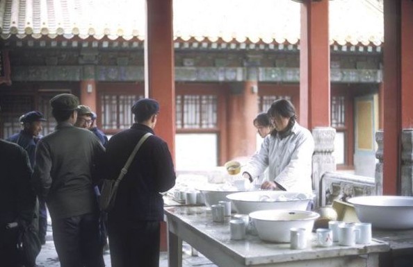 A drink service section in the Summer Palace