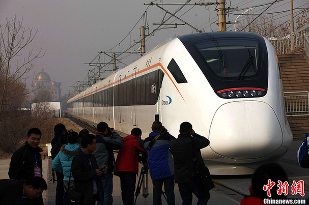 CRH6 intercity train tested in Qingdao