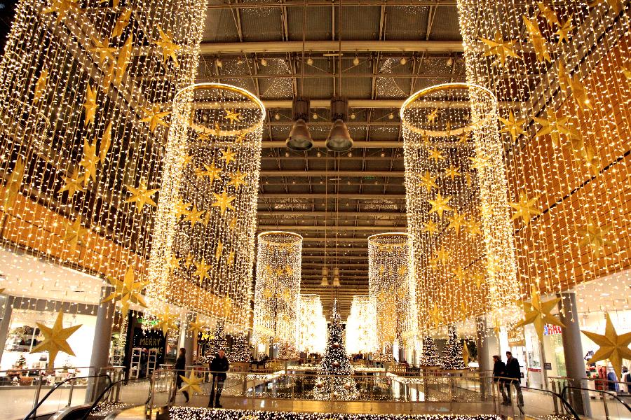 ... Christmas decorations at a mall in Berlin, Germany. [Photo/Xinhua