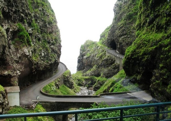 Most beautiful, 'deadly' highways around world [forum.home.news.cn]