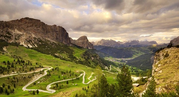 Most beautiful, 'deadly' highways around world [forum.home.news.cn]