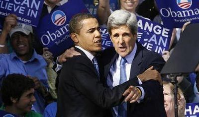 Democratic presidential candidate and U.S. Senator Barack Obama (L) receives a hug and an endorsement from U.S. Senator John Kerry on Jan. 10, 2008. [Xinhua File Photo] 