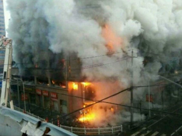 2 dead, 20 injured in NW China building fire