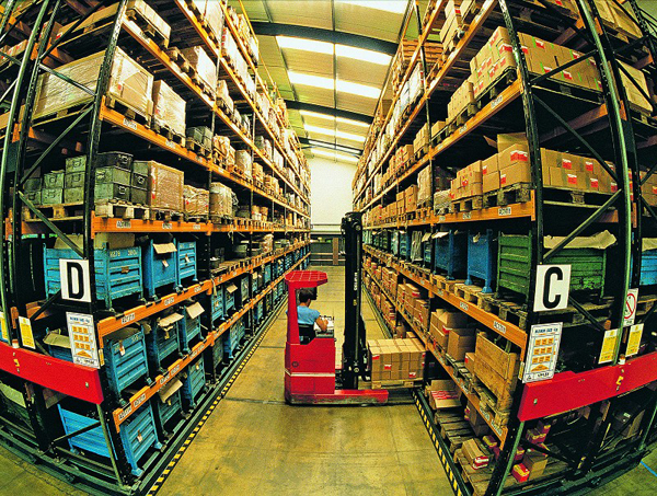 Logistics companies transported goods worth 163.4 trillion yuan (25.96 billion U.S. dollars) between January and November, a rise of 9.7 percent year on year, according to the National Development and Reform Commission. [File photo]