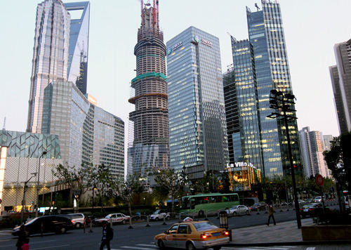 The Central Business District in Shanghai, China's financial hub. [Xinhua photo] 