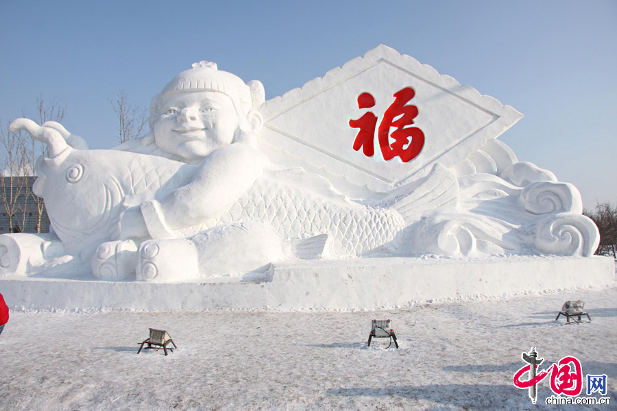 Located near the north end of the Songhua River in Harbin, Sun Island is the heart of snow sculptures in China. It's widely considered the highlight of Harbin ice and snow tourism, as well as an important part of the Harbin Ice and Snow Festival, which opened on January 5. [China.org.cn]