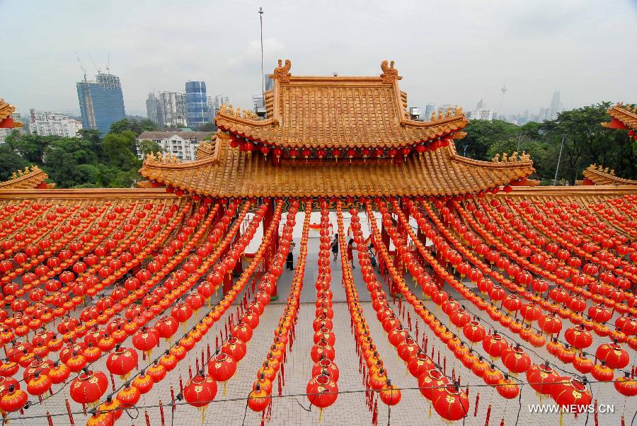 Red lanterns are seen in Thean Hou Temple in Kuala Lumpur, capital of Malaysia, on Jan. 7, 2013. Red lanterns are decorated to greet the upcoming Chinese Lunar New Year, Year of the Snake.