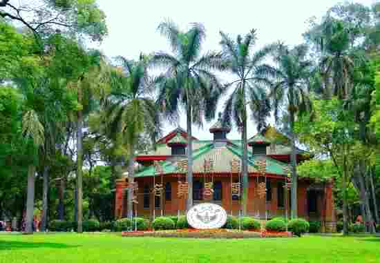 Sun Yat-sen University, one of the 'Top 100 Chinese universities in 2013' by China.org.cn
