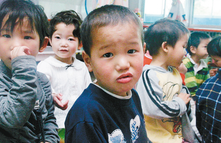 Chinese counties lack child welfare agencies.[File photo] 
