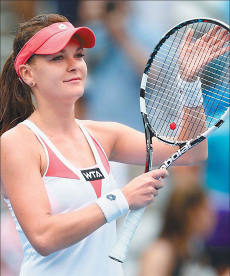 Radwanska downs Chinese star to reach final