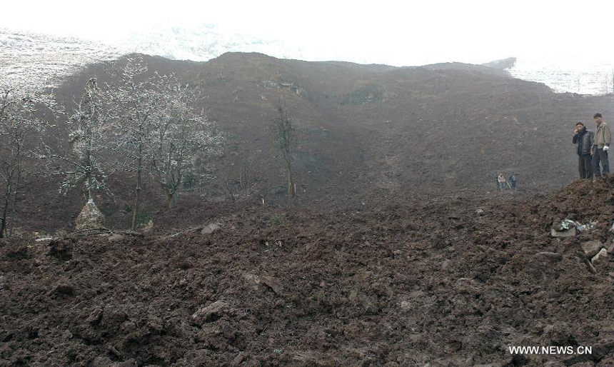 A landslide occurred around 8 am Friday morning, burying 16 households in Gaopo Village, Zhaotong City, Yunnan Province. More than 10 residential houses with over 40 people were buried after the landslide, according to local officials. 