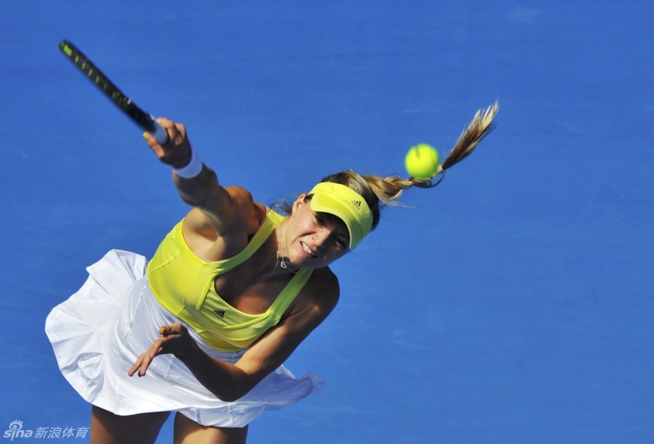 Kirilenko serves in her match against Peng Shuai during the second round women's singles of 2013 Australian Open on Jan.16, 2013.