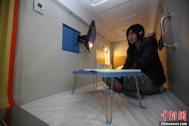 China's largest capsule hotel opens in Qingdao