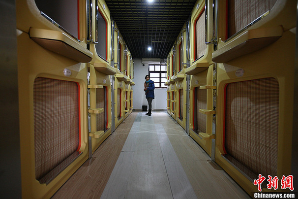 China's largest capsule hotel opens in Qingdao