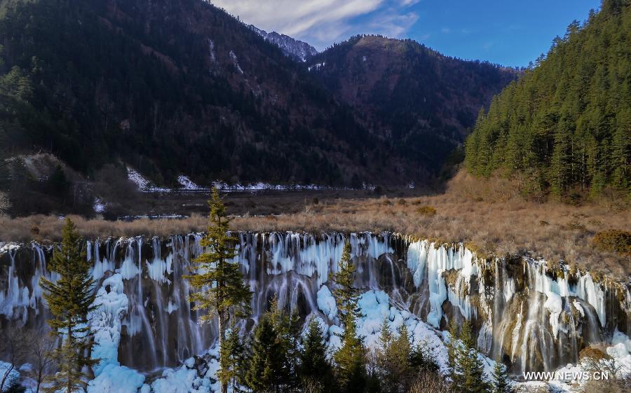 CHINA-SICHUAN-JIUZHAI VALLEY-ICEFALL (CN)