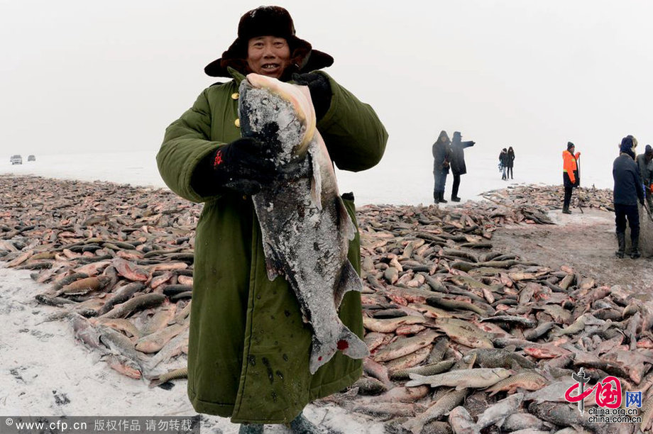 The first Winter Fish-catching Festival of Wolong Lake Liao Culture (Liao Dynasty, 907 to 1125) kicked off on Jan. 20, 2013, in Kangping County, Shenyang, of northeastern China's Liaoning Province. [Photo/CFP]