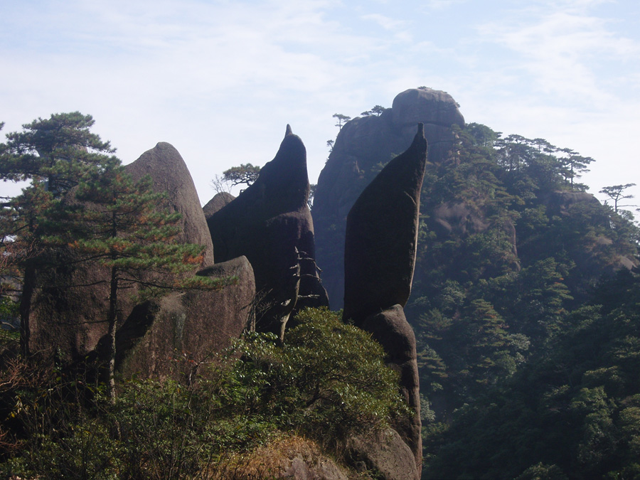 Located to the northeast of Shangrao City, Jiangxi Province, Mt. Sanqingshan was inscribed on UNESCO's World Heritage List. The granite landforms are the most valued component of Sanqingshan landscape.