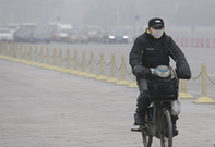 Beijing chokes on smog amid annual legislative sessions