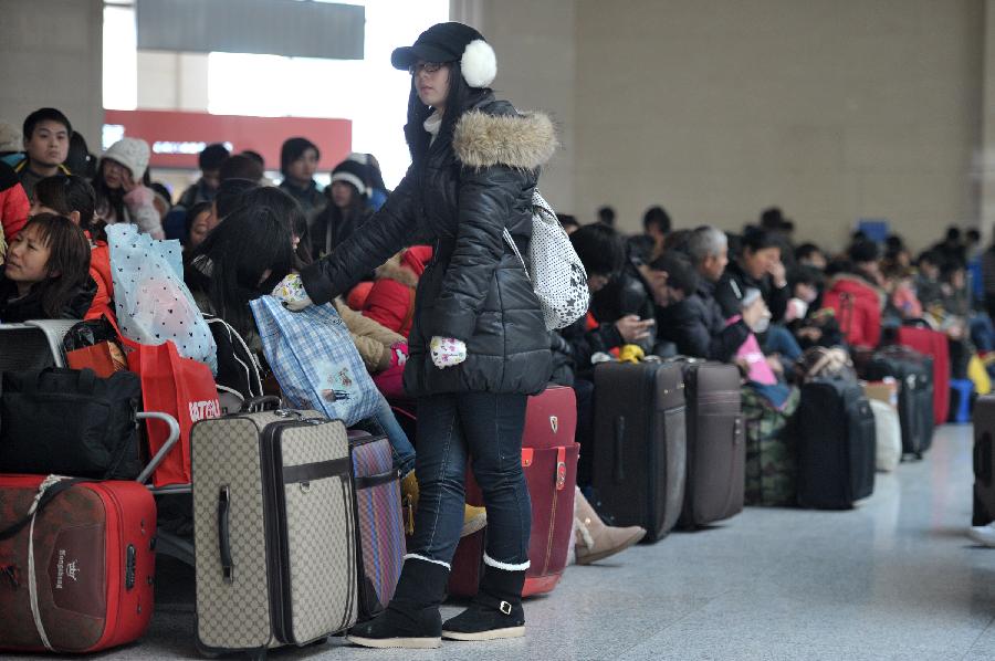 Hefei witnessed a student travel peak as winter holidays started in recent days. [Photo/Xinhua]