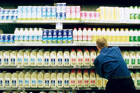 The New Zealand government insisted yesterday that the country's dairy products are safe, after traces of a toxic chemical were found in milk. 