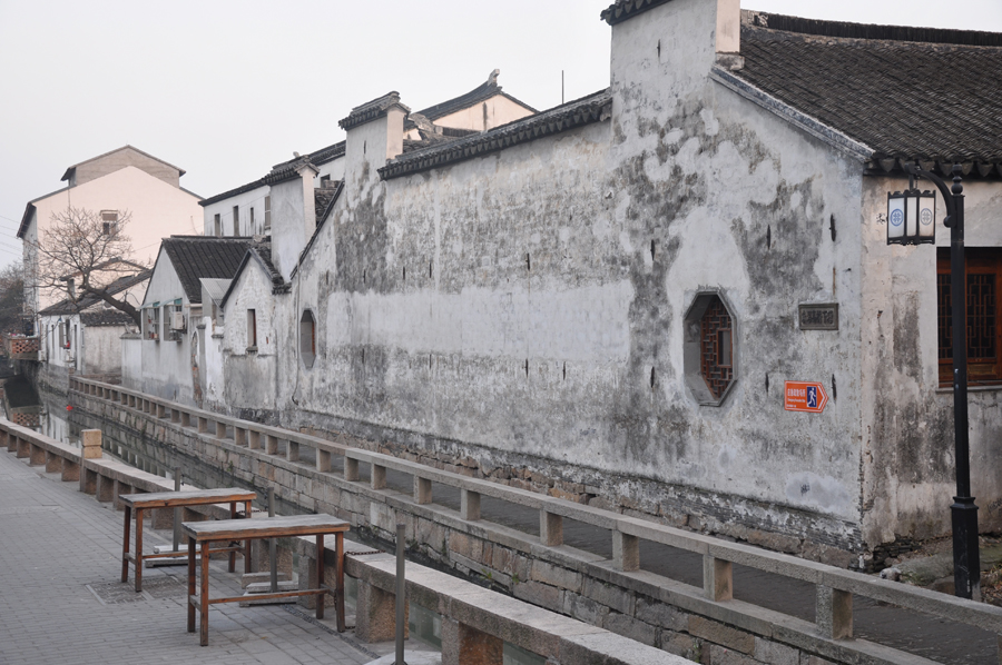 Located in downtown Suzhou, Jiangsu Province, Pingjiang Street is a historical road along the river, where the city's history and unique feature have been well-preserved. 